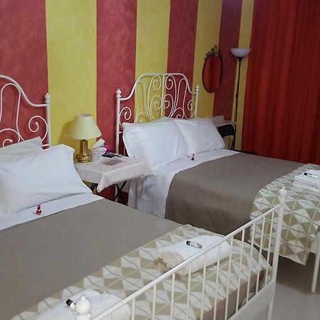 Mi Casa Es Tambien Tu Casa 2 Bed & Breakfast Верона Стая снимка