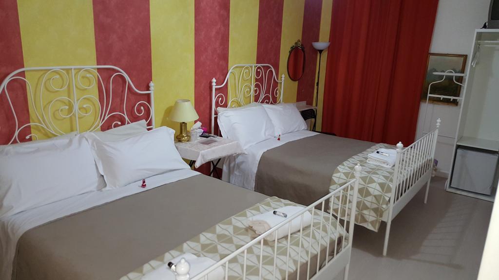 Mi Casa Es Tambien Tu Casa 2 Bed & Breakfast Верона Стая снимка