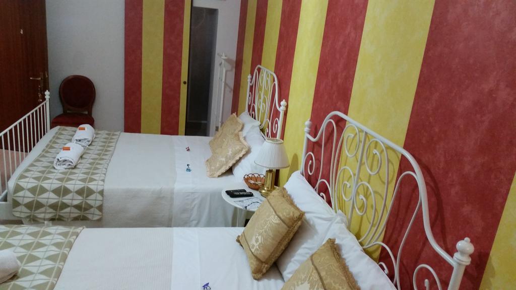 Mi Casa Es Tambien Tu Casa 2 Bed & Breakfast Верона Стая снимка