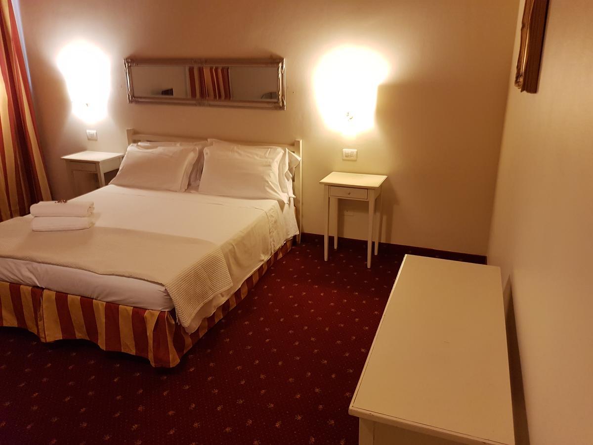 Mi Casa Es Tambien Tu Casa 2 Bed & Breakfast Верона Екстериор снимка