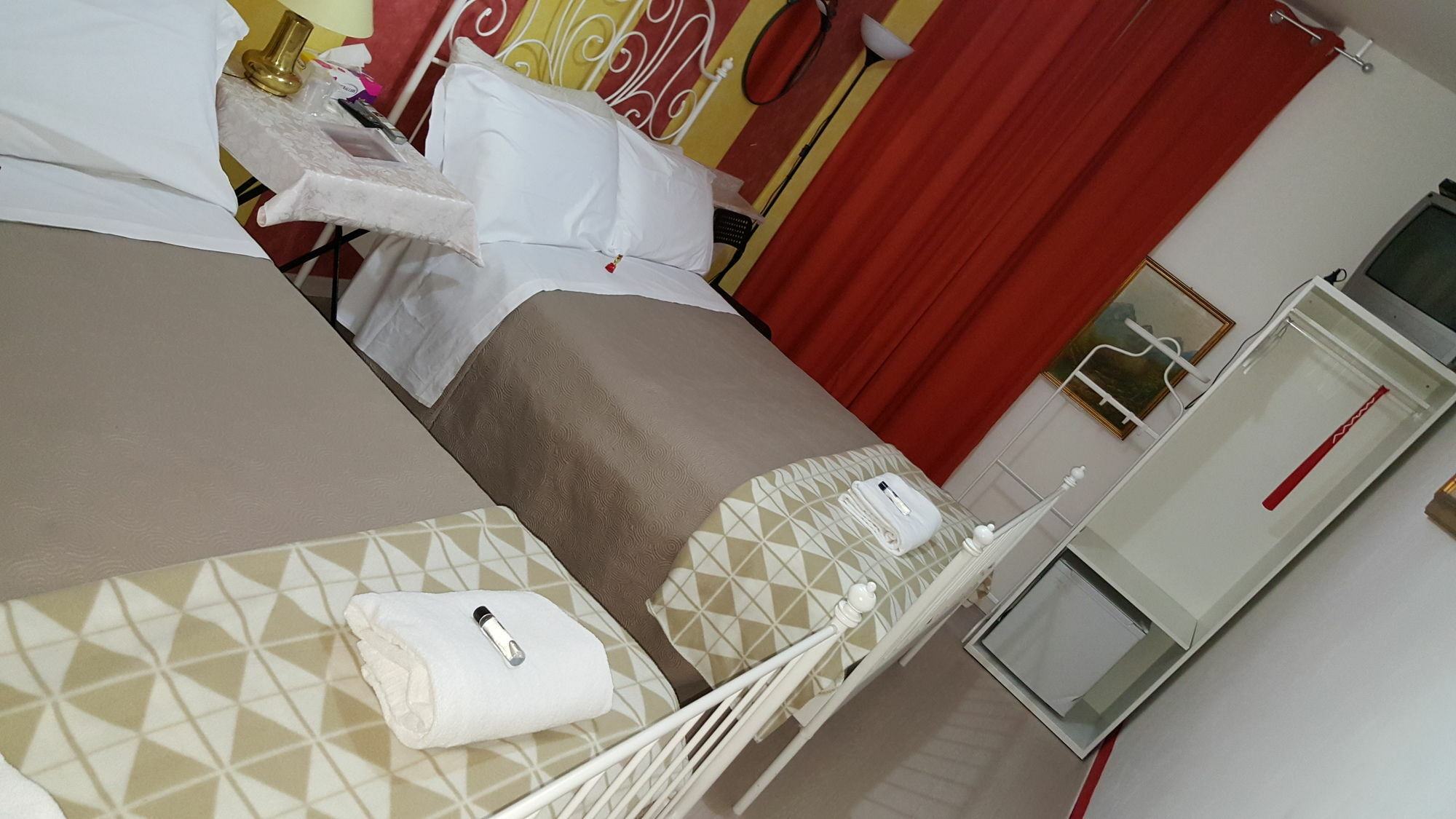 Mi Casa Es Tambien Tu Casa 2 Bed & Breakfast Верона Екстериор снимка